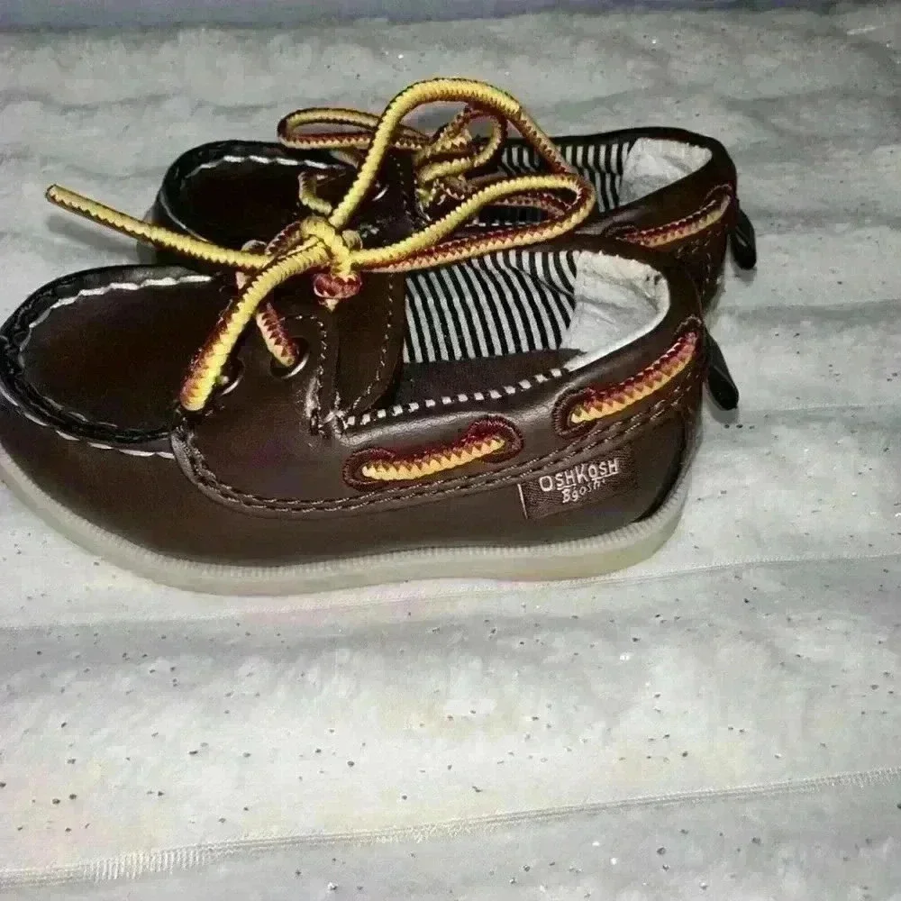 OSHKOSH Alex brown shoe / infant boys size 5